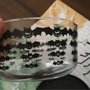 Bat Pyrex